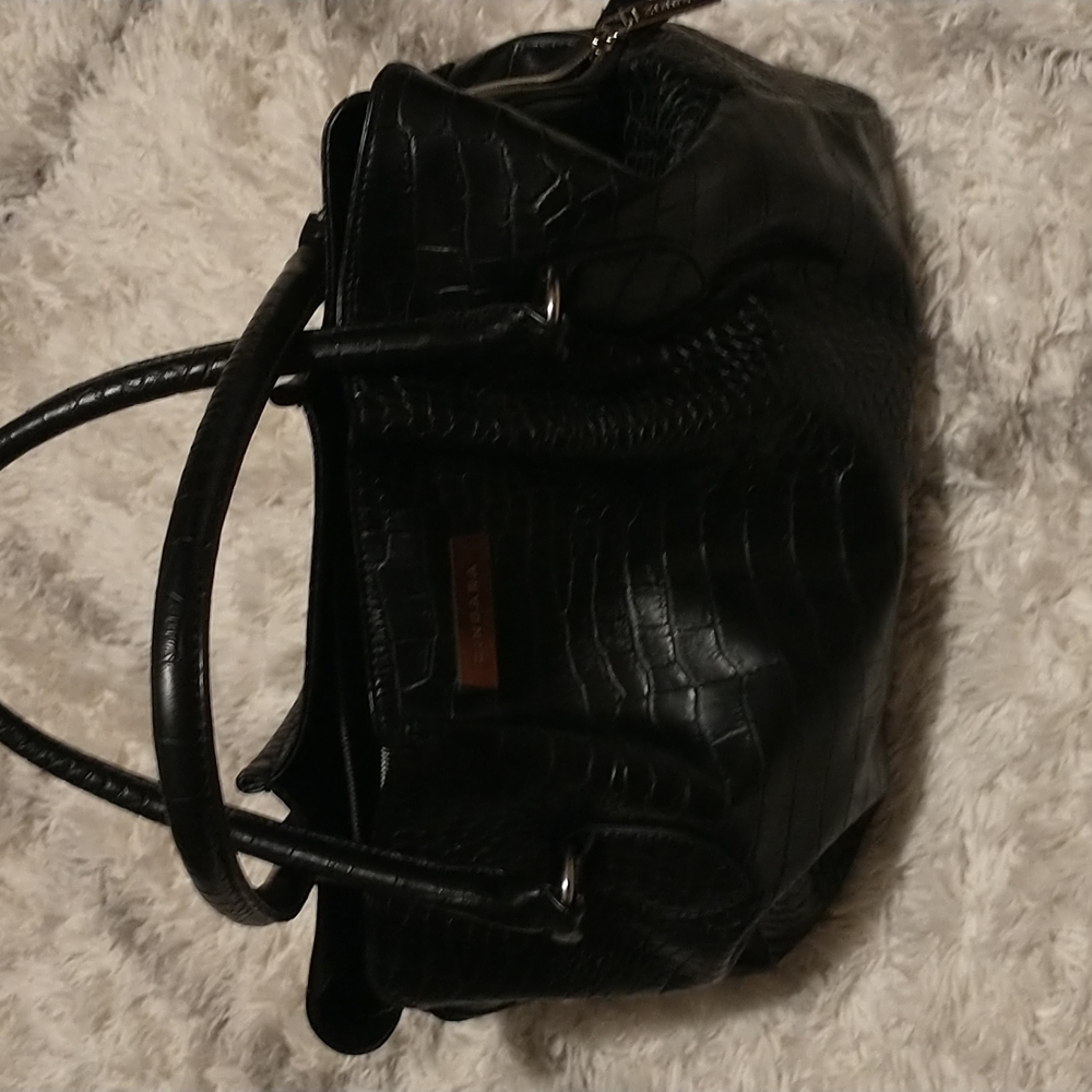 Zingara faux leather pebbled bag with lots of storage